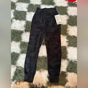 Lululemon  dark camo Joggers! Size 2 NWT